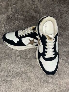 NWOT! Vintage Havana Cloud 1954 Sneakers in Black, White, and Gold - VH 1954